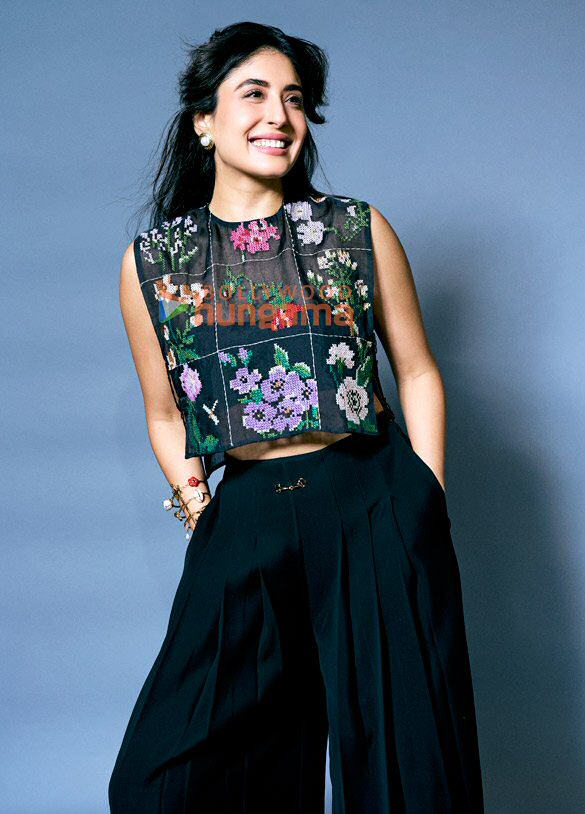 kritika kamra 6 8
