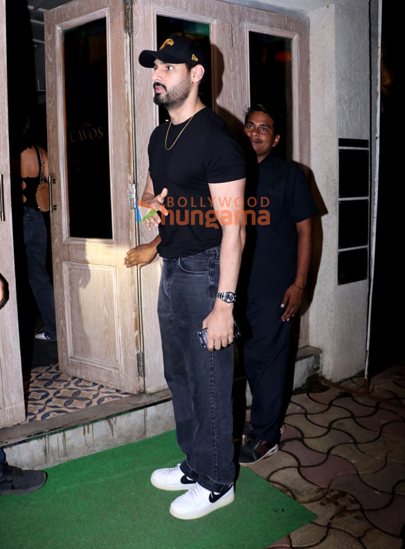 photos ahan shetty snapped in bandra 3