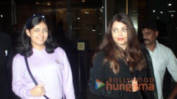 Photos: Aishwarya Rai Bachchan and Aaradhya Bachchan snapped at the airport