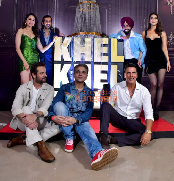 Photos: Akshay Kumar, Vaani Kapoor, Fardeen Khan and others snapped at Khel Khel Mein trailer launch Photos: Akshay Kumar, Vaani Kapoor, Fardeen Khan and others snapped at Khel Khel Mein trailer launch
