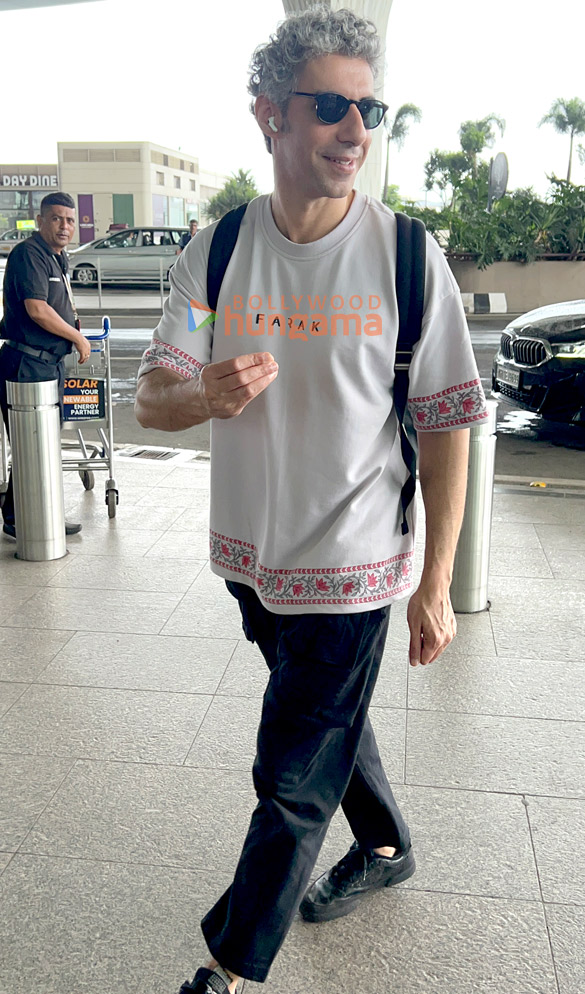 photos akshay kumar and jim sarbh snapped at the airport 2