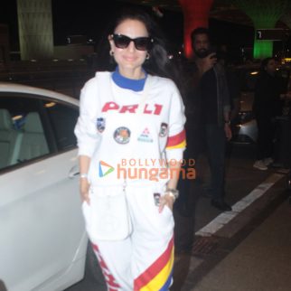 Photos: Ameesha Patel snapped at the airport