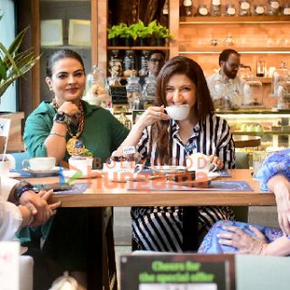 Photos: Bhagyashree celebrates Friendships Day with Sheeba and her girl gang at Zante in Khar