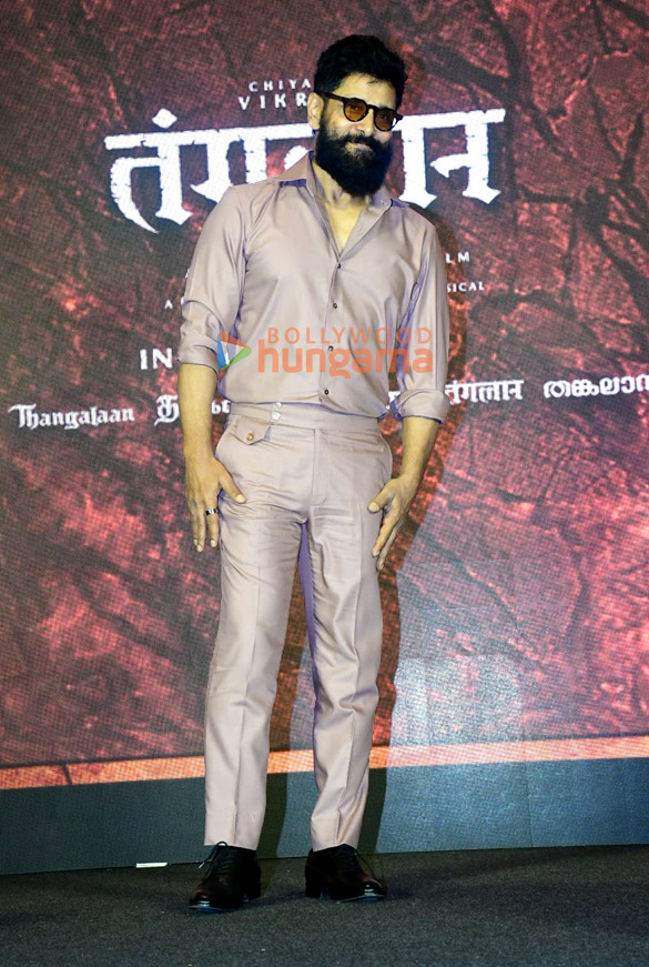 photos chiyaan vikram parvathy thiruvothu and p a ranjith snapped attending the press conference for thangalaan 2