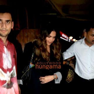 Photos: Deepika Padukone with family snapped in Bandra