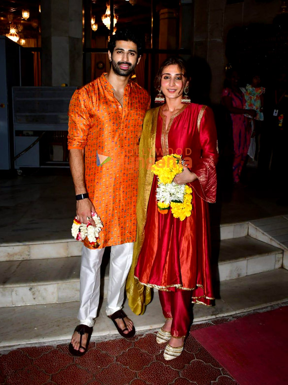 photos dhvani bhanushali aashim gulati and vinod bhanushali visit iskcon temple juhu 2
