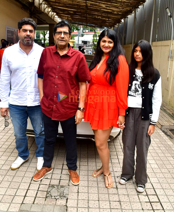 photos ektaa r kapoor varun dhawan anjini dhawan and others snapped at binny and family trailer launch 2
