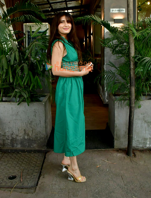 photos fatima sana shaikh snapped at the kitchen garden in juhu 3 3