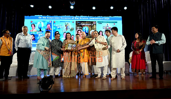 Photos: Hema Malini, Nitin Mukesh, Anup Jalota and others unveil two Bhajans and sacred mantras Photos: Hema Malini, Nitin Mukesh, Anup Jalota and others unveil two Bhajans and sacred mantras