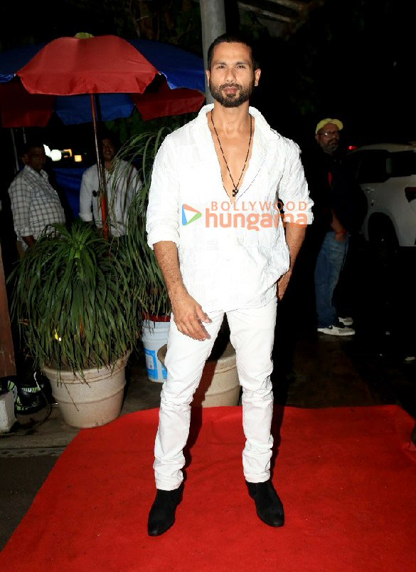 photos hrithik roshan aftab shivdasani tusshar kapoor and others were snapped at aalim hakims birthday bash 29
