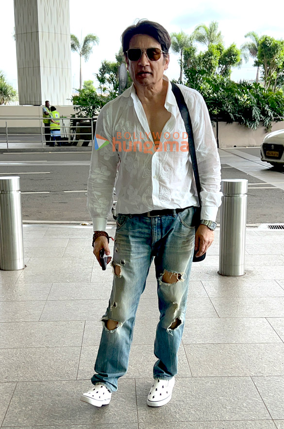 photos ishaan khatter shekhar suman and bhushan kumar snapped at the airport 5