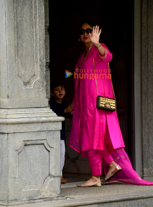 photos kareena kapoor khan snapped at her father randhir kapoors house in bandra on rakshabandhan 2024 1