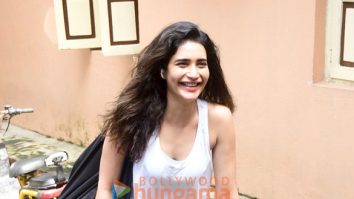 Photos: Karishma Tanna spotted outside the gym in Bandra