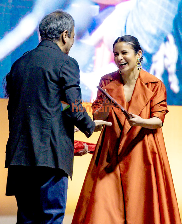 photos kartik aaryan ram charan karan johar and others get awarded at iffm 2024 8