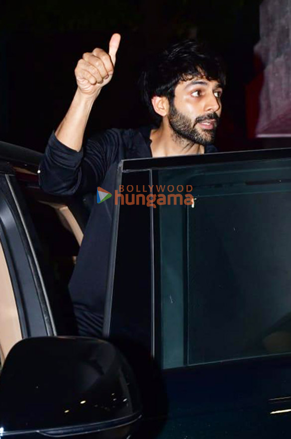 photos kartik aaryan snapped in juhu 2 32
