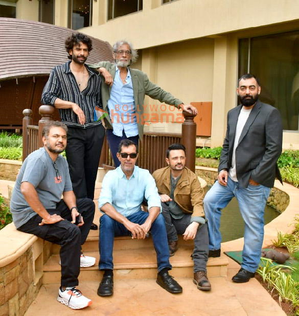 Photos: Rajat Kapoor, Manav Vij and others snapped promoting Tanaav season 2 | Parties & Events