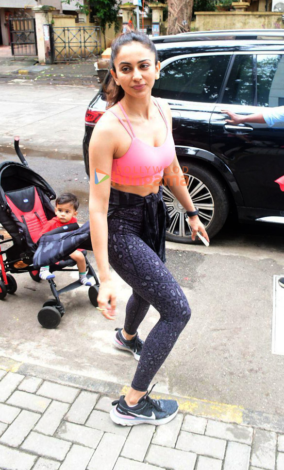 photos rakul preet singh and zareen khan snapped outside the gym in santacruz 1