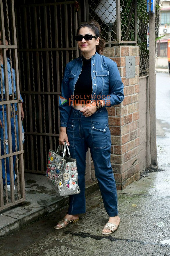 photos raveena tandon snapped at purple haze dubbing studio in bandra 1