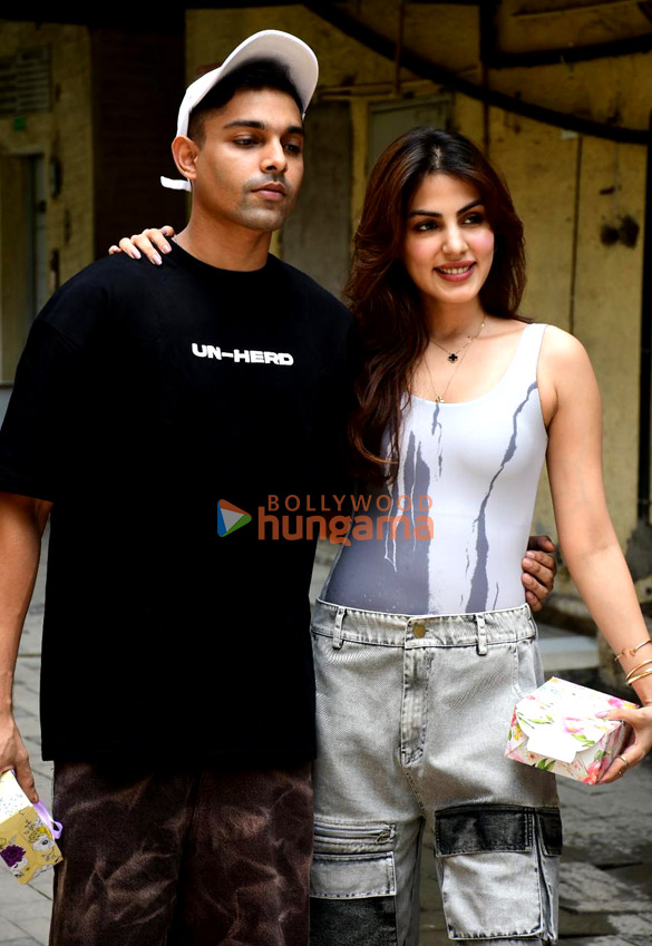 photos rhea chakraborty and showik chakraborty snapped at the launch of their clothing brand at mizu in bandra 3