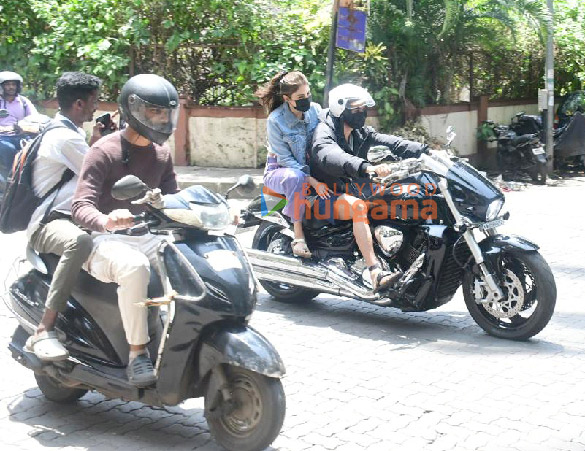 Photos: Rhea Chakraborty snapped in Bandra Photos: Rhea Chakraborty snapped in Bandra
