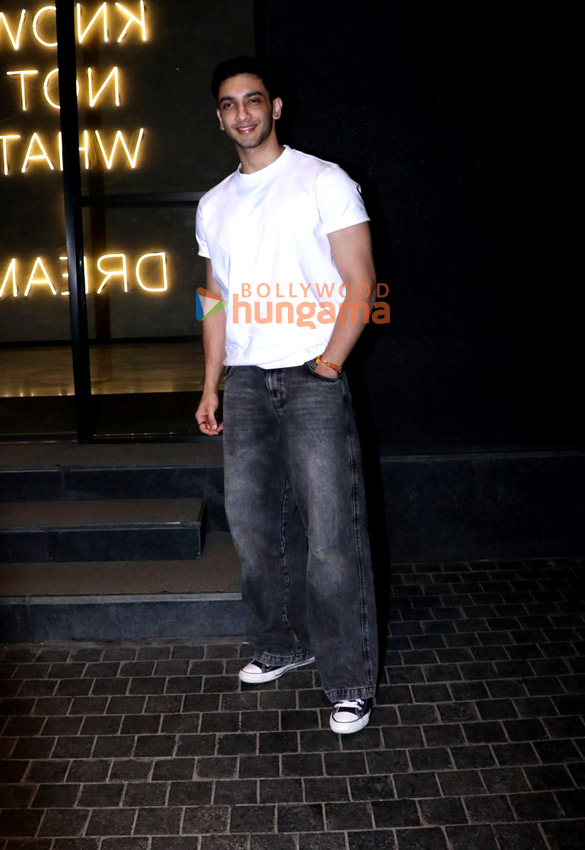 photos salim khan javed akhtar and others grace the special screening of angry young men 2