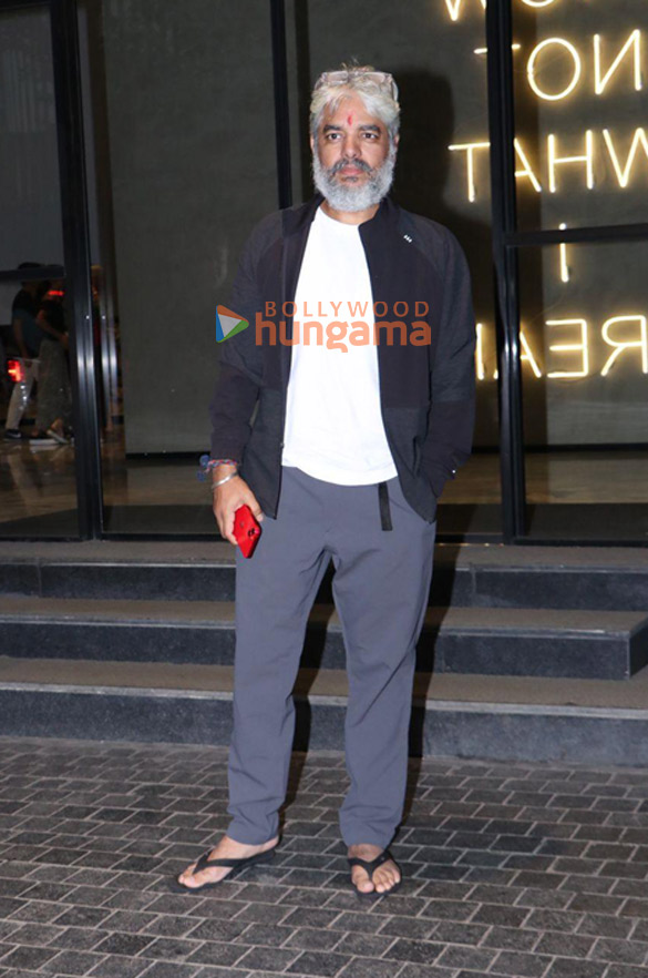 photos salim khan ritesh sidhwani and others grace the special screening of angry young men 2
