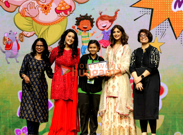 photos salman khan amruta fadnavis and others at amruta fadnaviss eco friendly lord ganesh movement bacche bole morya at dome svp stadium 9