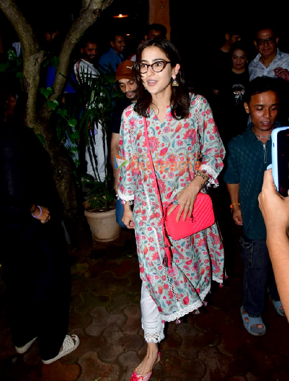 Photos: Sara Ali Khan snapped in Versova | Parties & Events