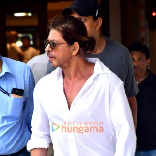 Photos: Shah Rukh Khan, Aamir Khan, Vicky Kaushal and others snapped at Pradeep Bandekar’s prayer meet