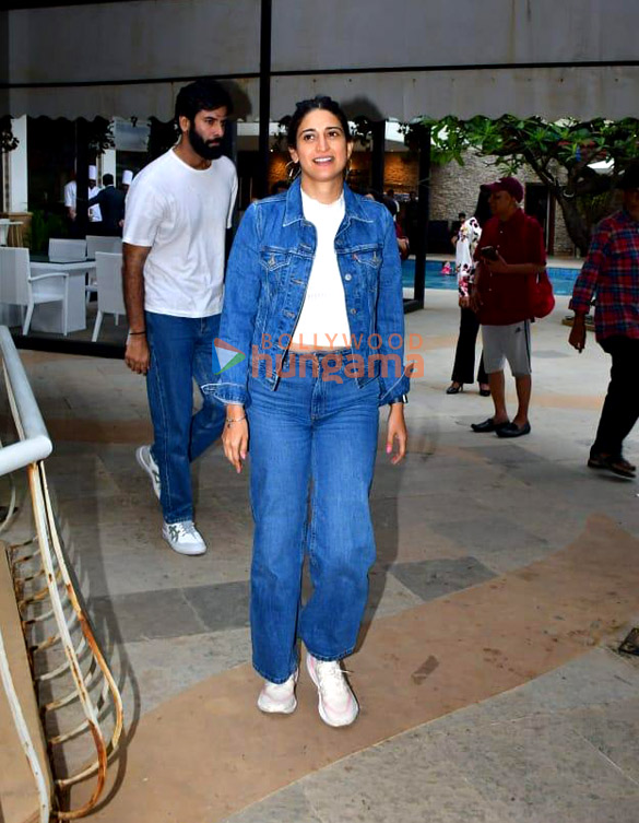 photos shah rukh khan vicky kaushal and others snapped at pradeep bandekars prayer meet 644 2