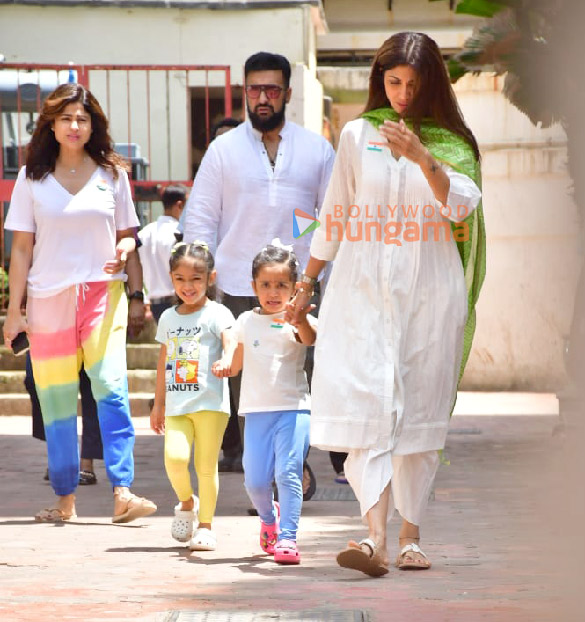 photos shilpa shetty raj kundra and shamita shetty snapped attending an independence day celebration 3