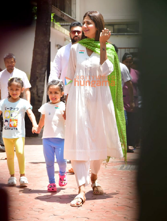 photos shilpa shetty raj kundra and shamita shetty snapped attending an independence day celebration 4