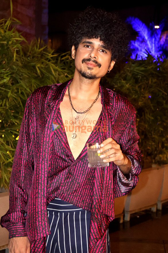 photos sidharth malhotra zeenat aman and others snapped at a fashion show 9