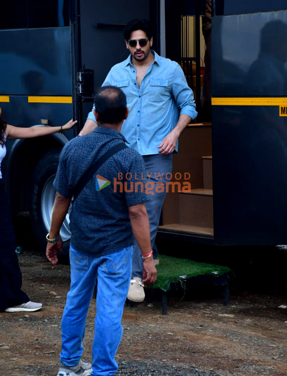 photos sidharth malhotra snapped at filmcity 6