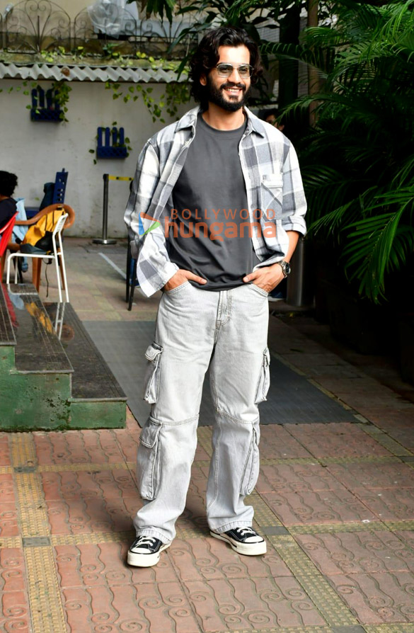 photos sunny kaushal snapped in andheri 2