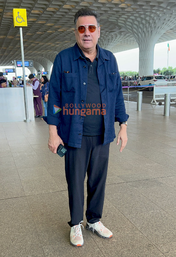 photos sunny leone boman irani and malavika mohanan snapped at the airport 2