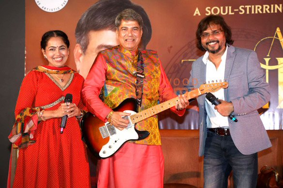 photos suresh wadkar snapped at the launch of his radio program ae zindagi gale laga le 2