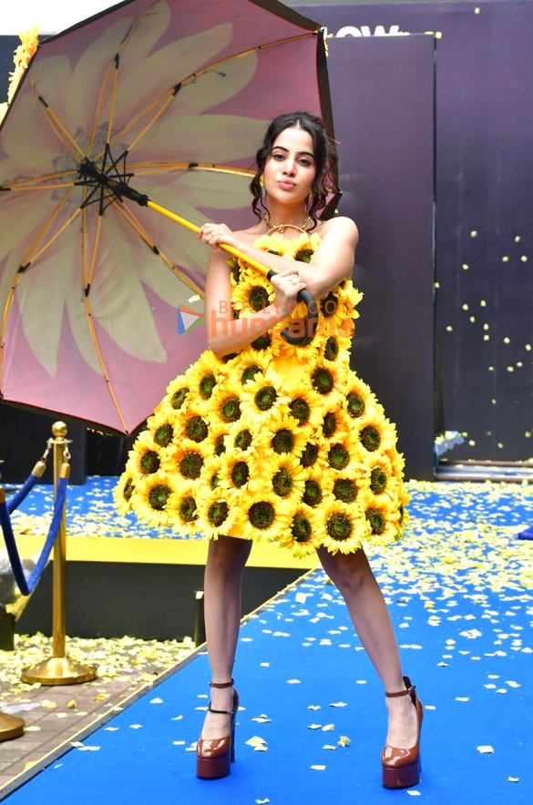 photos uorfi javed snapped in andheri 6 4