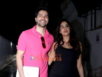 Photos: Varun Dhawan and Janhvi Kapoor snapped in Bandra Photos: Varun Dhawan and Janhvi Kapoor snapped in Bandra