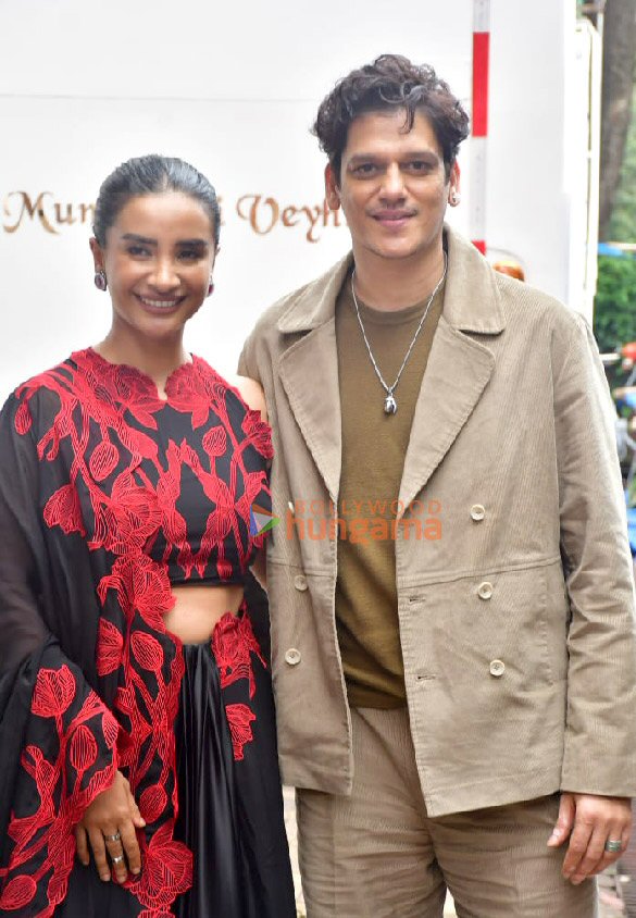 photos vijay varma dia mirza patralekha and shweta tiwari snapped promoting ic 814 the kandahar hijack on aapka apna zakir show 7