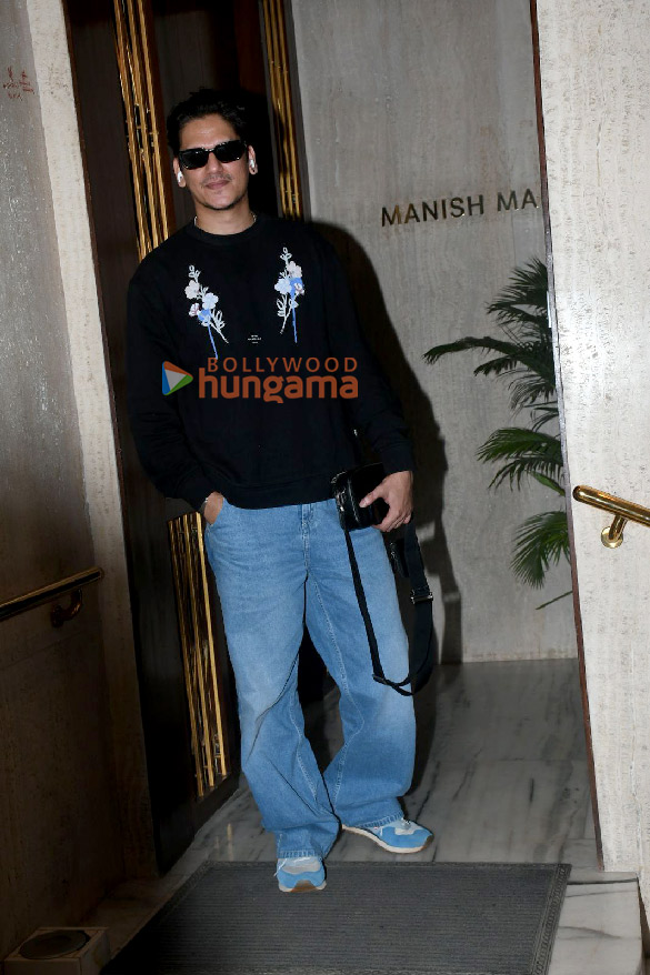 photos vijay varma and fatima sana shaikh snapped outside manish malhotras house in bandra 4