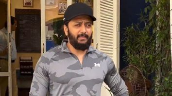 Riteish Deshmukh gets clicked by paps as he steps out in the city