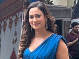 Shweta Tiwari dazzles in a blue saree as she gets clicked by paps