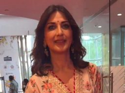 So graceful! Sonali Bendre defines elegance in this look