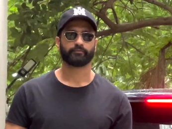 Vicky Kaushal strikes a pose for paps in a black tshirt and denims