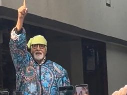 Amitabh Bachchan makes his fans happy by greeting them from his house