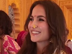 Blending perfectly in the Indian culture! Elli AvrRam seeks blessings from Bappa