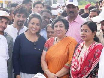 Hats off to Ayushman Khurrana-Amruta Fadnavis as they harness star power to make Mumbai kachra-free, through Divyaj Foundation