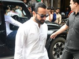 Saif Ali Khan gets clicked with Karisma Kapoor for Anil Mehta’s funeral