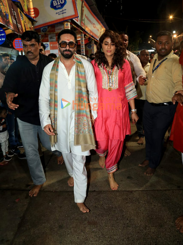 Photos: Ayushmann Khurrana, Divya khossla and Tahira Kashyap snapped at Lalbaugcha Raja | Parties & Events